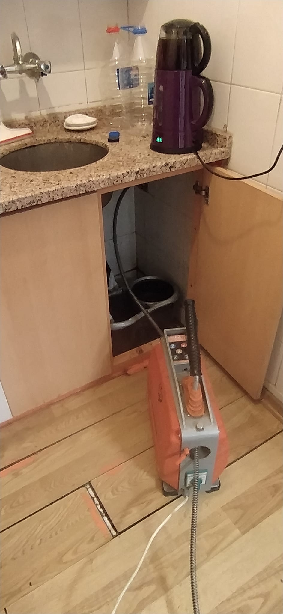 Kemer Su Tesisat - Lavabo Gideri Açma